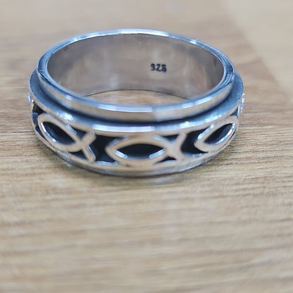 R825 Fish Ring