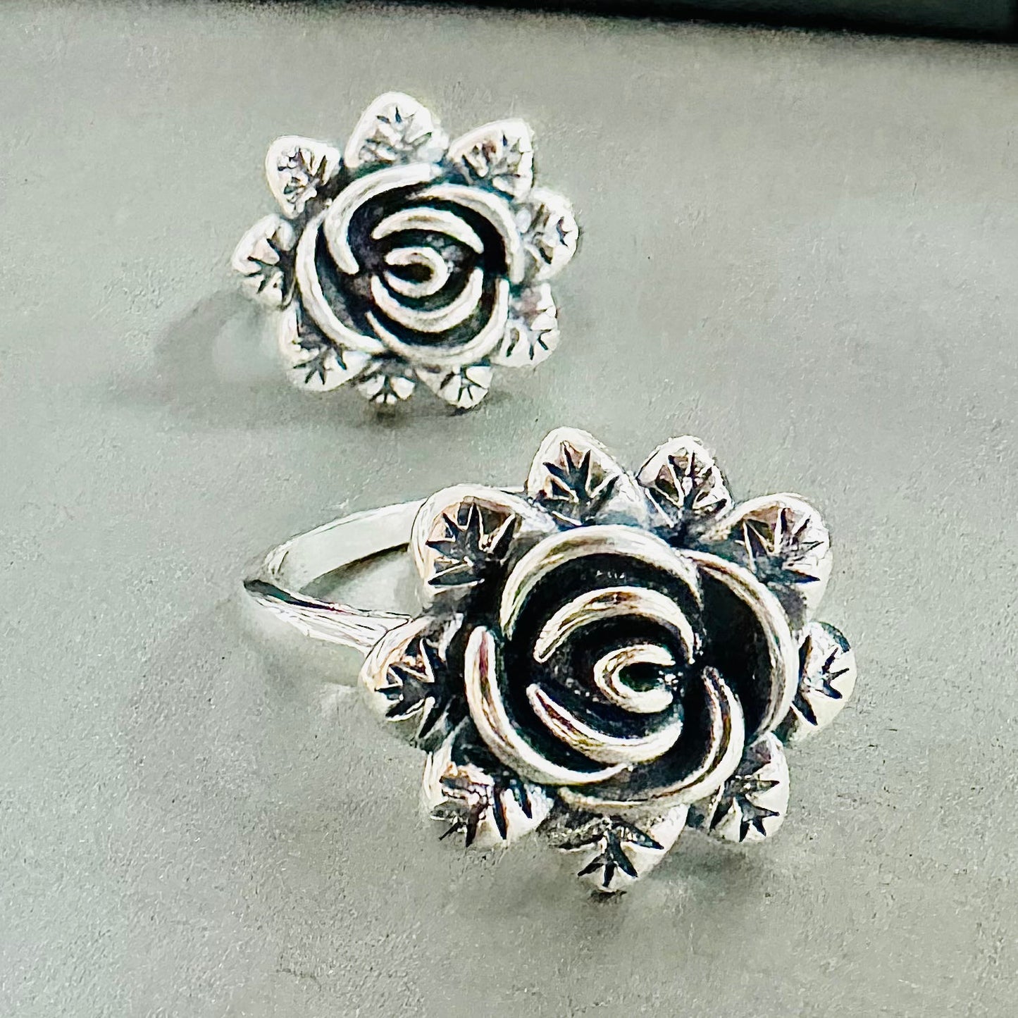 R130 Rose Ring