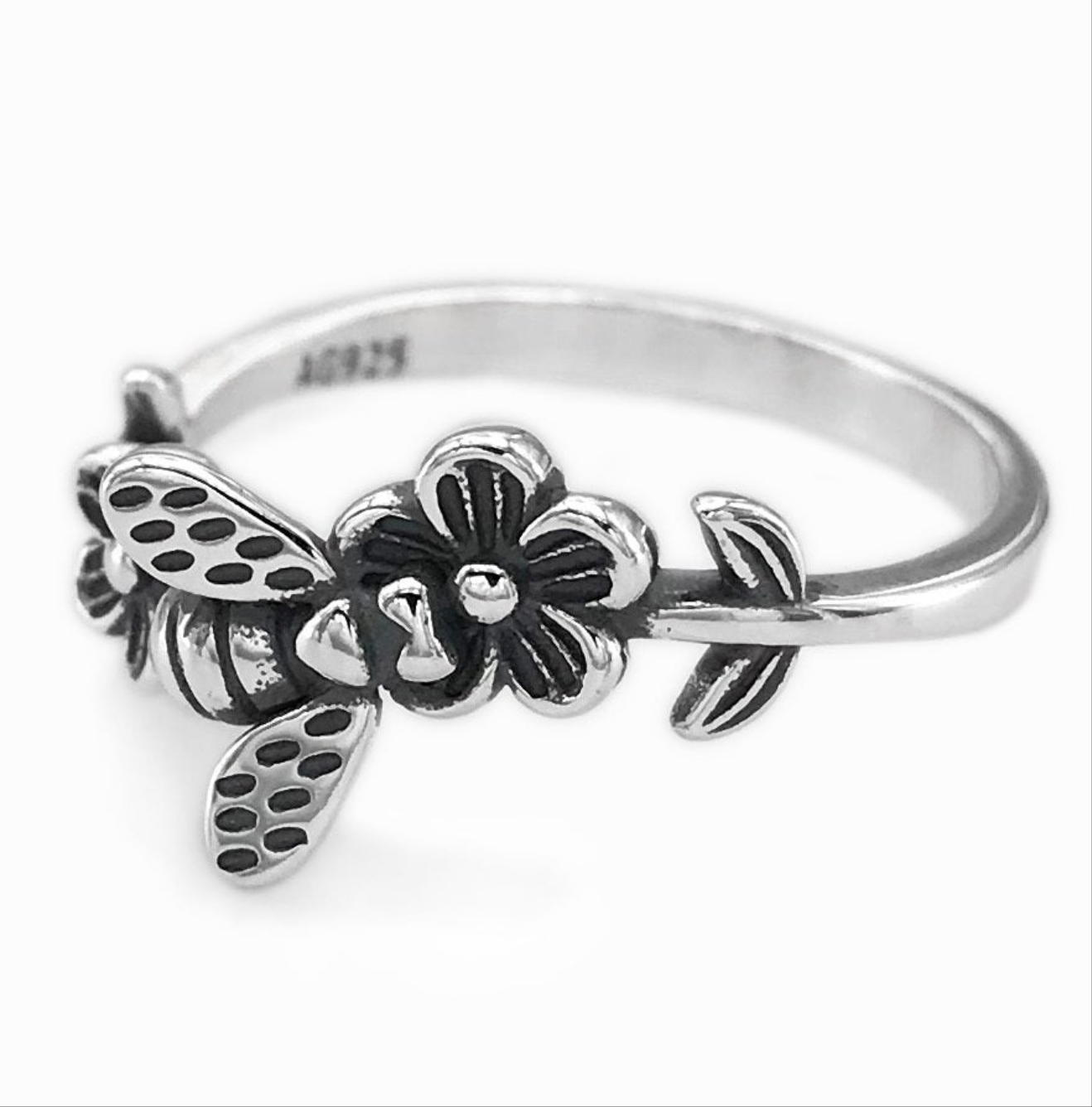 R967 Bee With Flowers Ring