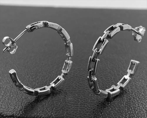 P549 Design Hoop Post Back Earrings