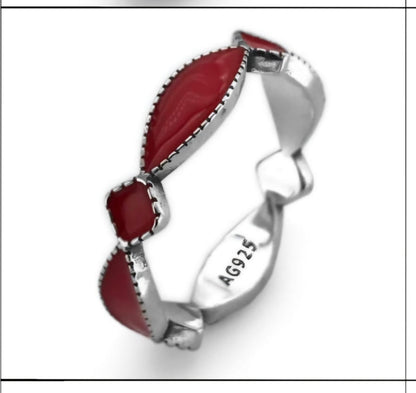 R921 Elegant Red Design Ring