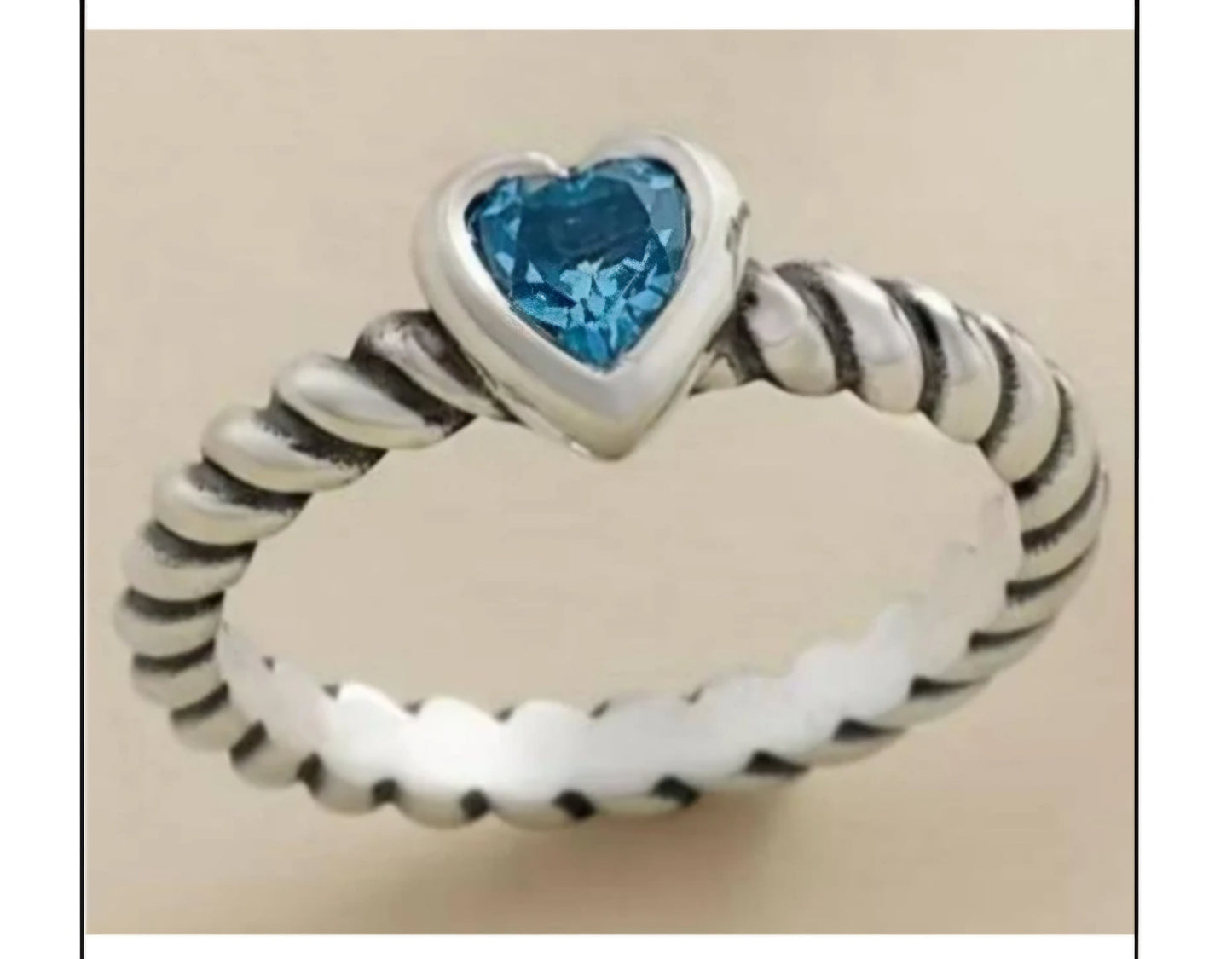 R947 Blue Heart Ring